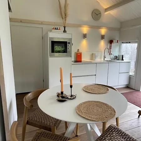 Chalet Strandhuisje Anna Dicht Bij De Zee *